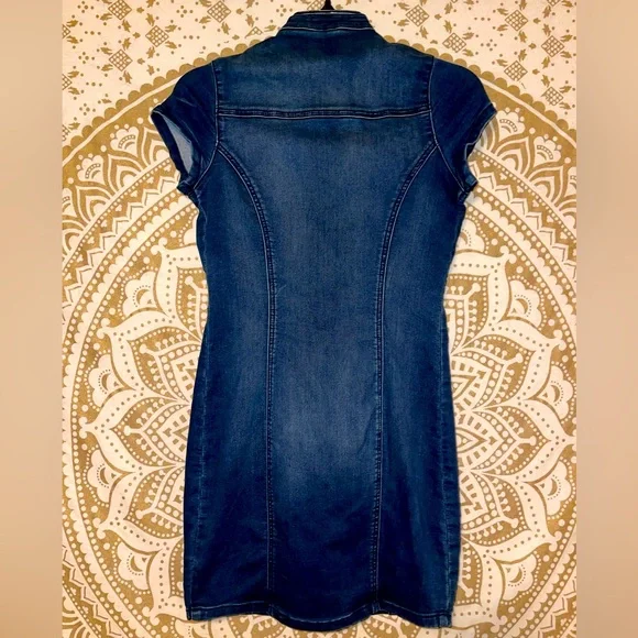 “GUESS” LADIES DARK WASHED ZIP-UP DENIM DRESS…SIZE XS (US) - Picture 4 of 8